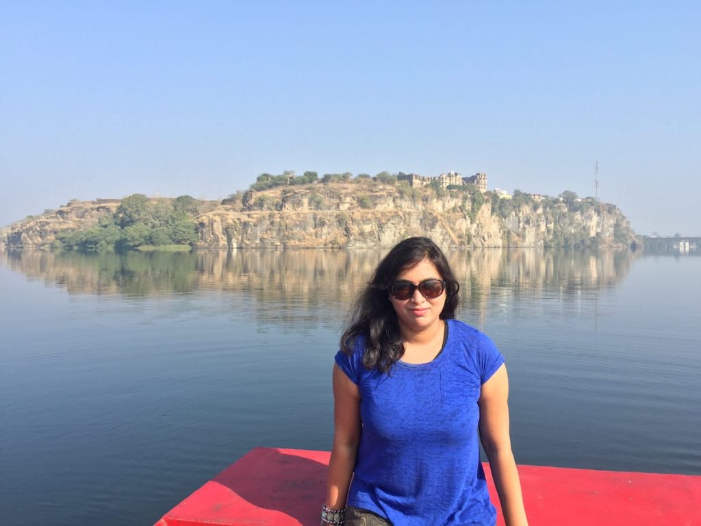 Boating in Chambal River at Bhainsrorgarh, Best hotels in fort